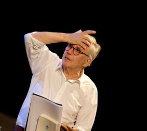 Fabrice Luchini lit Victor Hugo : une présence si forte, si intense que toute l'immense scène d'Anthéa vibre