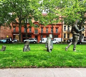 L'œuvre monumentale « Result » de l'artiste cannois David David installée à Toulouse
