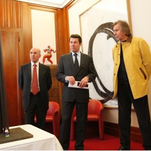 Une Sculpture de Bernar Venet à Nice