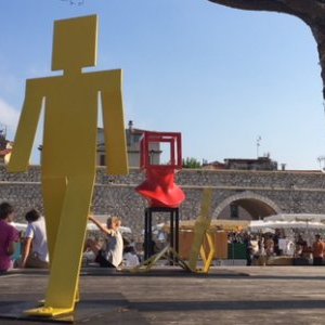 Sosno à Antibes : Avis de Grand beau à la Pinède et sur l'esplanade face au port
