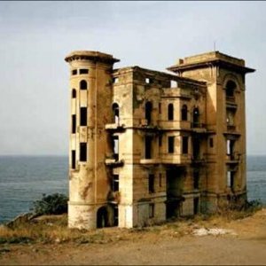 VALLAURIS : Annulation de l'expo Zineb Sedira 